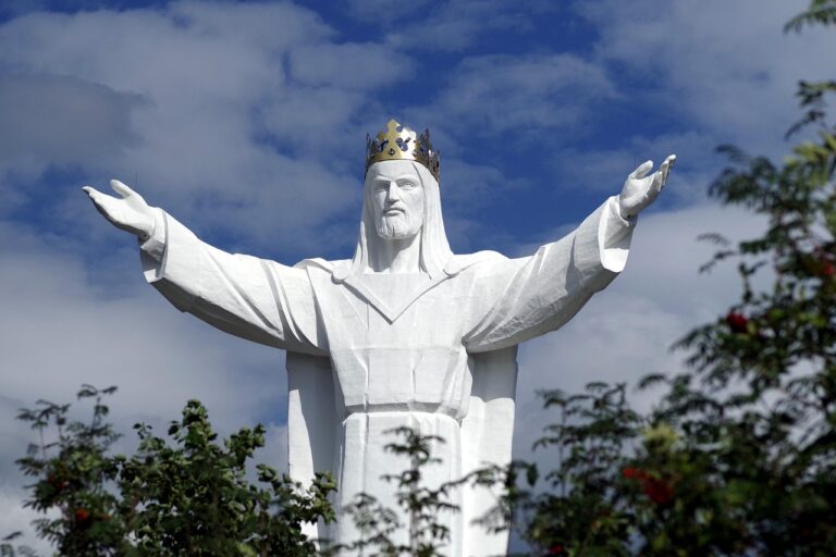 jesus, sculpture, huge, the biggest, white, king, crown, religion, god, catholicism, building, tourism, świebodzin, poland, sightseeing, architecture, christianity, jesus, jesus, jesus, jesus, jesus, crown